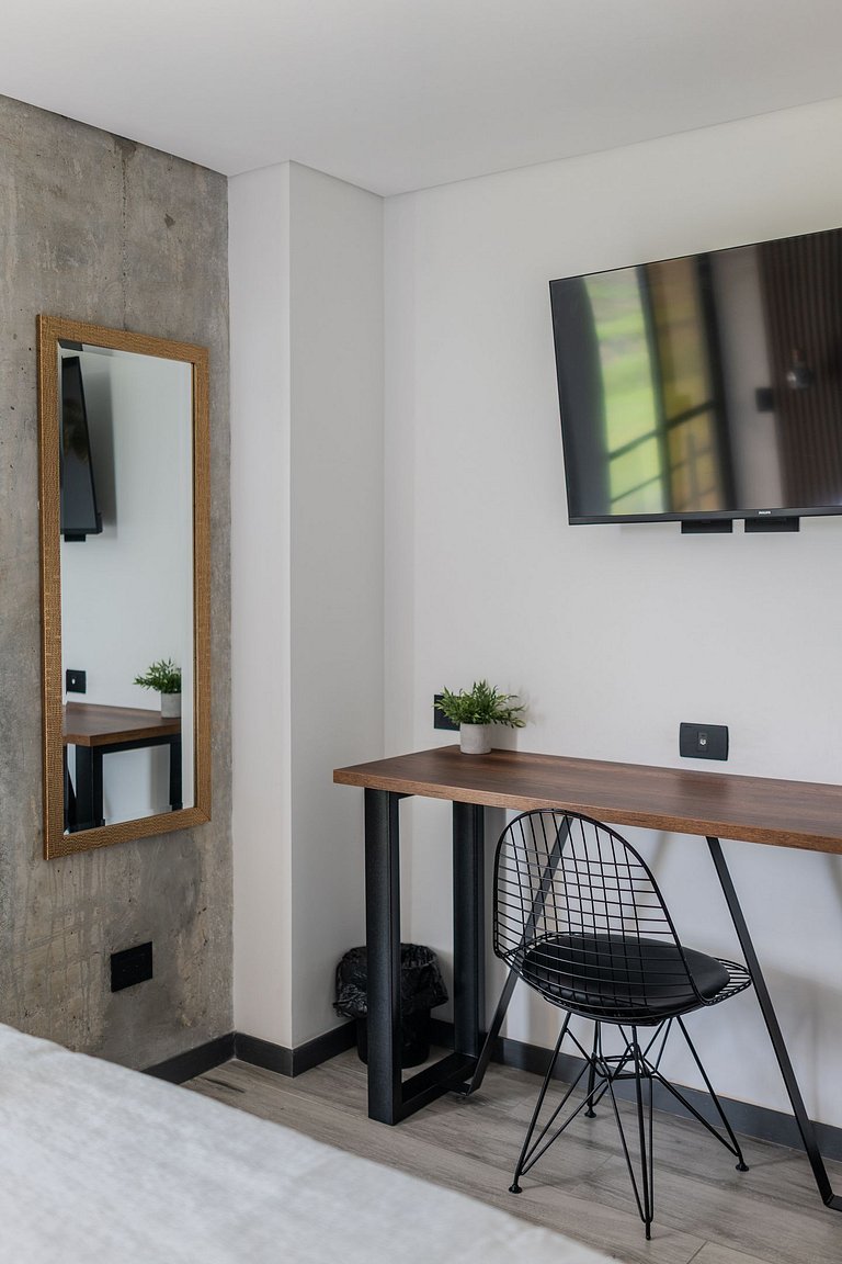 |Ahead| Contemporary 2BR with balcony & parking