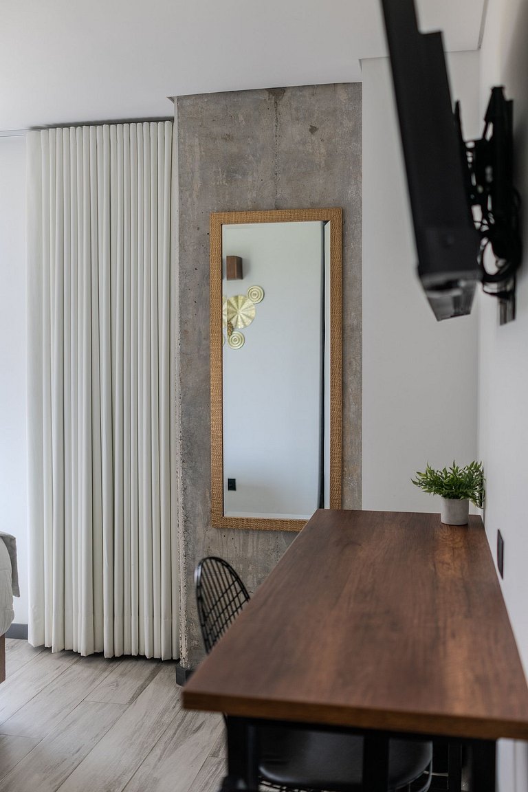 |Ahead| Contemporary 2BR with balcony & parking
