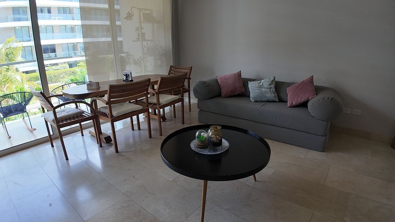 |Ahead| Romantic 1BR + Beach, Pool & Parking