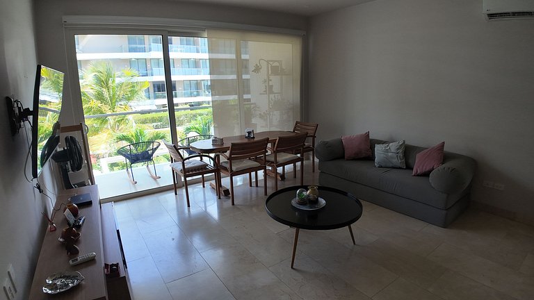 |Ahead| Romantic 1BR + Beach, Pool & Parking