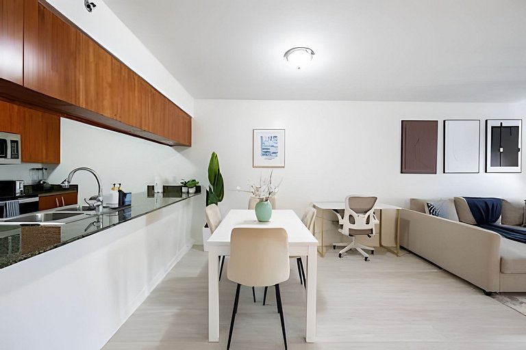 Modern Brickell 1BR | Bay Views, Pool & Parking