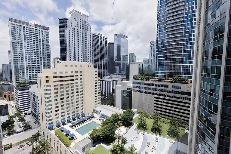 Comodo Brickell 1BR | Skyline View, Pool & Parking