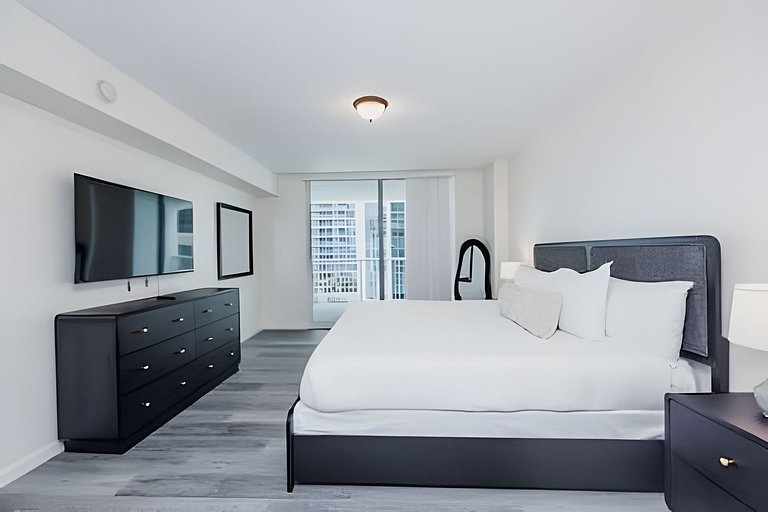 Comodo Brickell 1BR | Skyline View, Pool & Parking