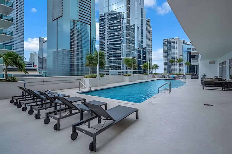 Comodo Brickell 1BR | Skyline View, Pool & Parking