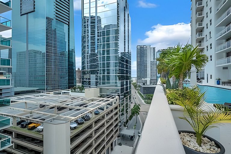 Comodo Brickell 1BR | Skyline View, Pool & Parking