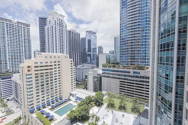 Comodo Brickell 1BR | Skyline View, Pool & Parking