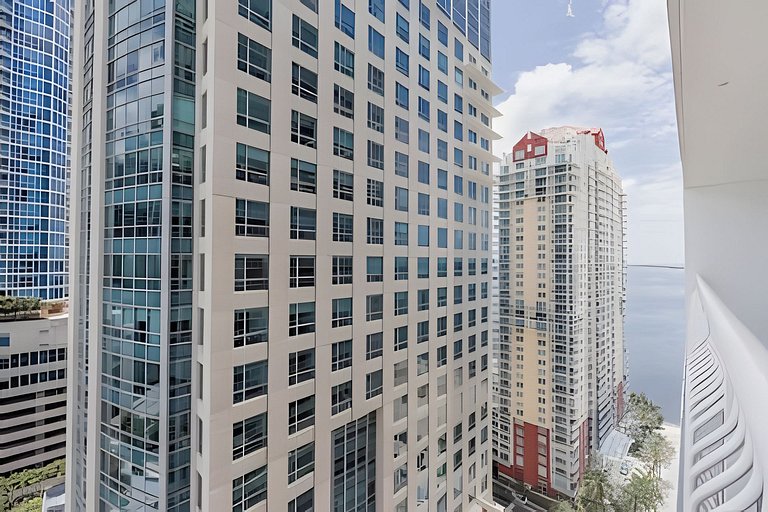 Comodo Brickell 1BR | Skyline View, Pool & Parking