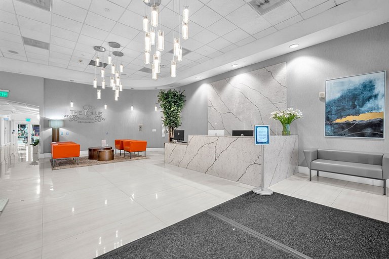 Moderno Brickell 1BR | Bay Views, Pool & Parking